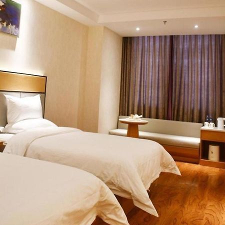 Greentree Inn Geermu Walking Street Business Hotel Golmud 외부 사진