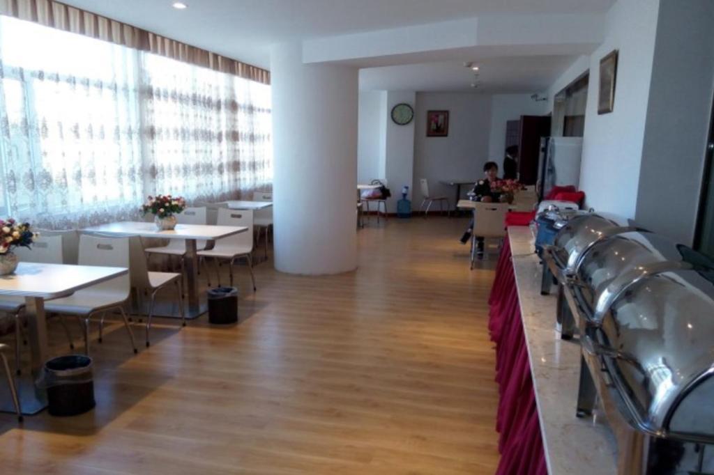Greentree Inn Geermu Walking Street Business Hotel Golmud 외부 사진
