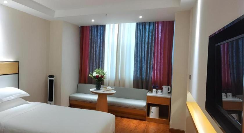 Greentree Inn Geermu Walking Street Business Hotel Golmud 외부 사진