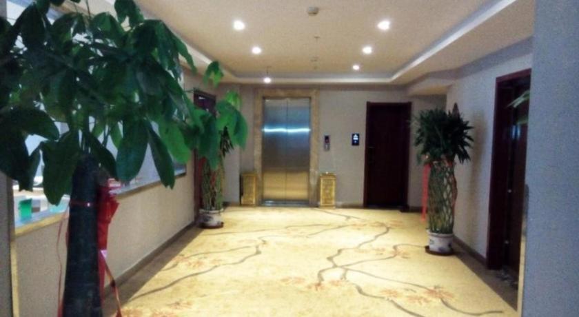 Greentree Inn Geermu Walking Street Business Hotel Golmud 외부 사진